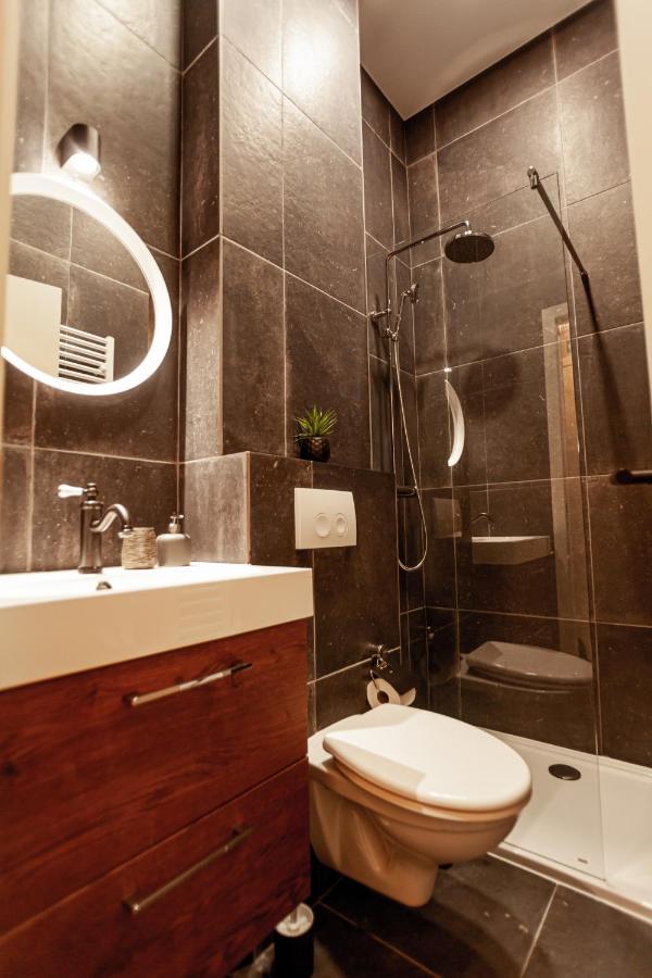 Luxury Suites Palace By Rikas Hotels แอนต์เวิร์ป ภายนอก รูปภาพ