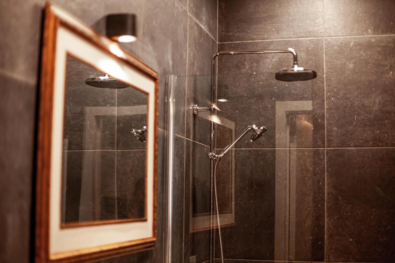 Luxury Suites Palace By Rikas Hotels แอนต์เวิร์ป ภายนอก รูปภาพ